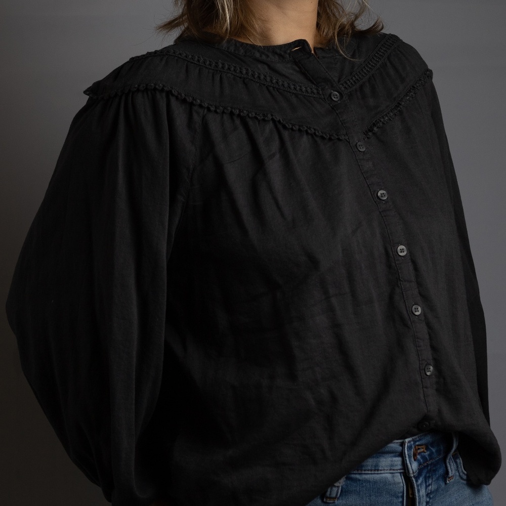 Old Navy Button Down Peasant Shirt in Black with Ruffle Neck